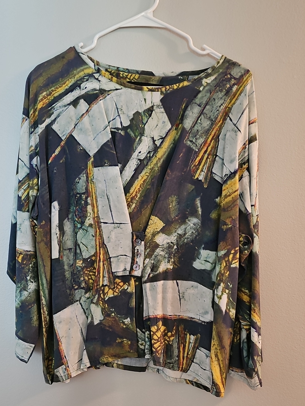 Abstract Green Multi Long-Sleeve Button-Front Tee by